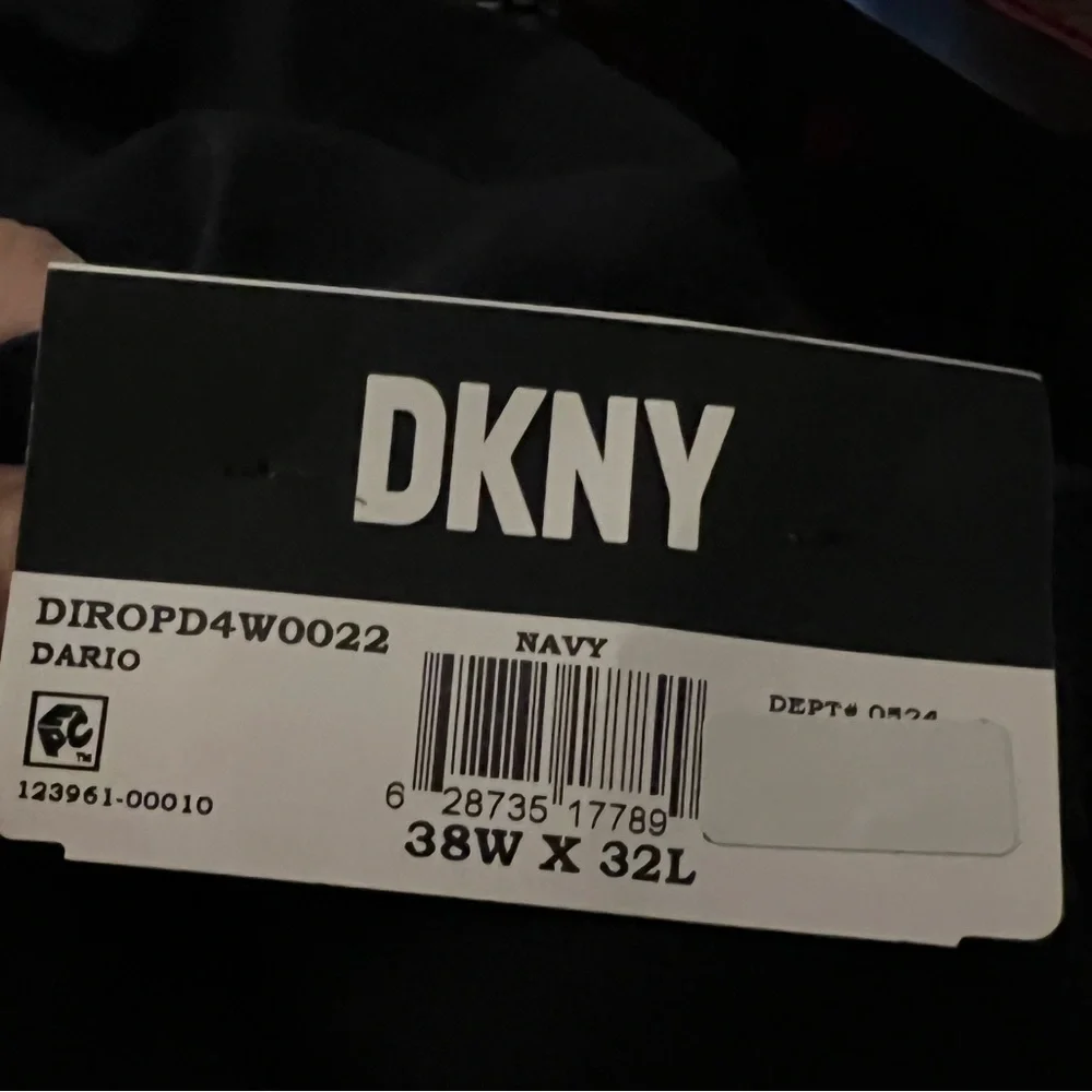 DKNY DARIO BLUE FLAT FRONT SUIT SEPARATE PANTS SIZE W38 x 32L NEW WITH TAGS